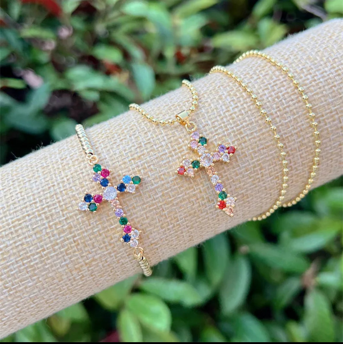 Cruz con Zirconia de Colores